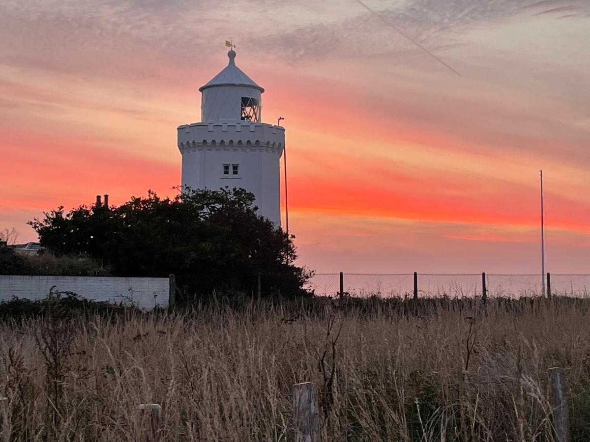 Fab Stay Uk - Coastal And Country Retreat With Free Secure Off Road Parking Minutes From Both Dover And Deal Exteriör bild